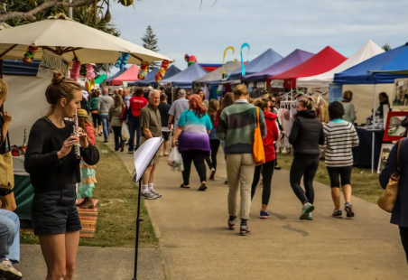 GOLD COAST ART & CRAFT MARKETS is only a short drive from Nobby Beach Holiday Village
